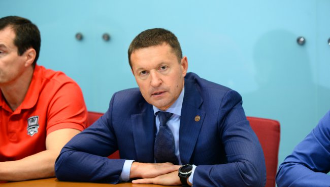 Онлайн одна обслуживает много парней — photo 6