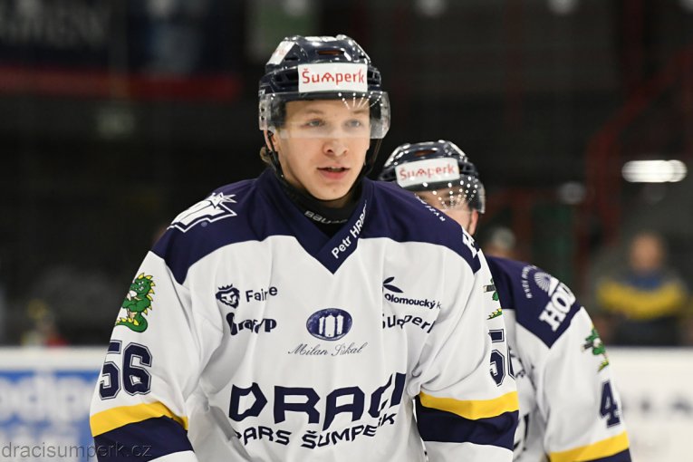 umperk je doma stle stoprocentn, tentokrt si otevel stelnici proti Uherskmu Brodu