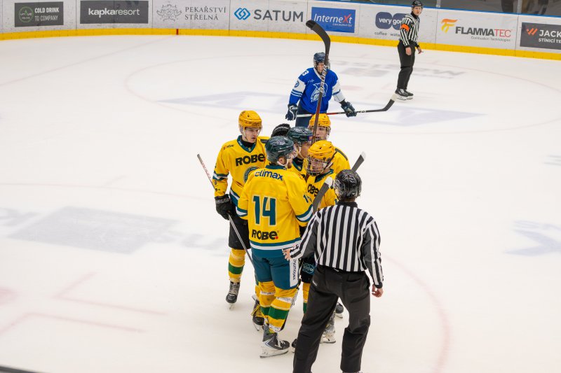 Juniorka za�ala sezonu v�hrou nad Warriors. Dvakr�t sk�roval Kov��