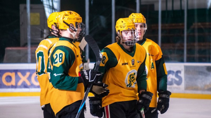 Z�v�r jako hrom! Junio�i dv�ma g�ly v power play vybojovali bod proti Kladnu