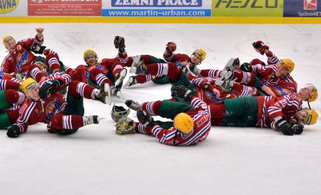 Ice Breakers: vron oslava pinesla nadlku