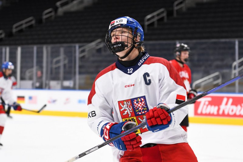 Startuje Hlinka Gretzky Cup. Osmn�ctku vede jako kapit�n Adam N�mec