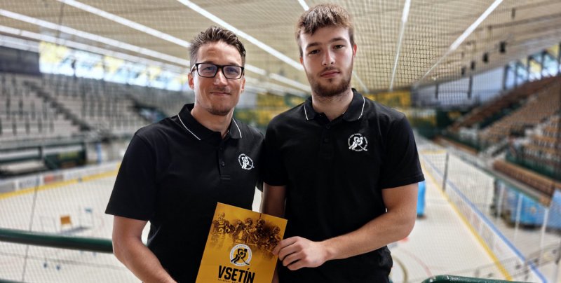 Nov� smlouva pro tahouna juniorky, na Lapa�i pokra�uje Adam Kol��ek 
