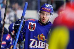 Bobi reaguj na marodku v obrannch adch. Vrac se Tom Hank, vypome tak Herman 