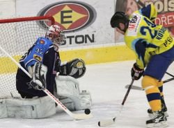 Perov hladce zdolal Valmez, Bobi vzdorovali jen tetinu