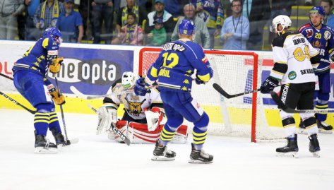 Perov veze z Kadan pesvdiv vtzstv, Trhae sestelil esti brankami