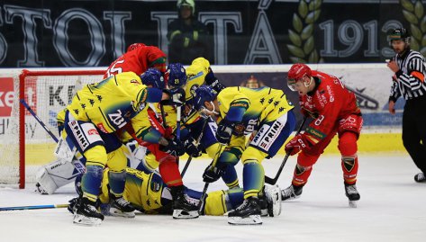 Zub�i p�e�ili n�por Jest��b�, pak je od v�hry d�lilo 16 sekund. Nakonec z derby berou bod