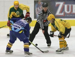 Dal souboj na led soupee, tm Zubr m do Vsetna