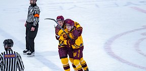 Maxim Burkov a Filip Dundáček se radují z výhry -