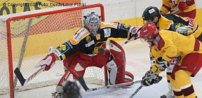 Hostující gólman inkasoval celkem čtyřikrát. - Dukla Jihlava Litvínov junioři