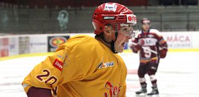 Stříléééj, jako kdyby volal jihlavský bek Přemysl Tobola. - 181012_JUN_JIH_SPA