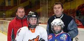 Vídeň - Altrichter Select 3:12. Nejlepší hráči Felix Müller a Tomáš Pigl. Ceny předali Tomáš Komín a trenér přípravky Josef Kolda. - Turnaj o Pohár hejtmana Kraje Vysočina