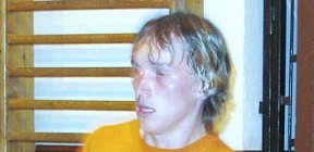 Na jedné noze hopsající Jan Dršata. - Letní příprava juniorů Jan Dršata