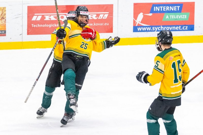 Dorost před pauzou deklasoval Chrudim. Soupeři nasázel deset branek