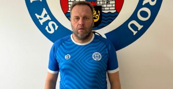 "Pokud bych fotbal neměl rád, dávno bych skončil", říká bývalý benátecký útočník a současný asistent trenéra mladších žáků PETR BURYÁN!