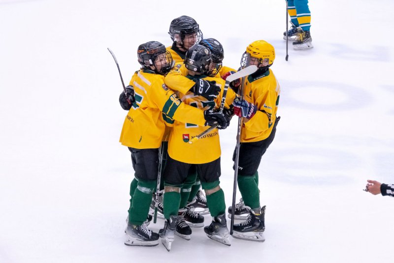 Vsledkov servis mldee: esci se pes prohru dr na ele, vede tak 7. tda