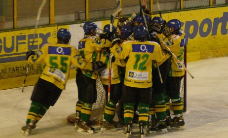 Opust vsetnt dorostenci 12.msto?