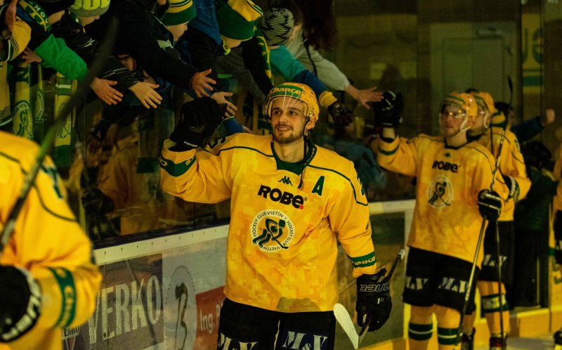 Nvrat dom! Valachm pome Ondej Slovek 