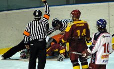 Hlavní sudí bude vylučovat. - Junioři Sareza Ostrava Dukla Jihlava