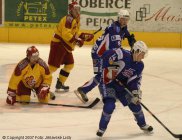 Oldřich Bakus na kolenou. - Dukla Jihlava Vrchlabí Oldřich Bakus