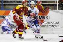 V akci Tomáš Ficenc. - Chomutov Dukla Jihlava Tomáš Ficenc