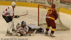 Skórující Martin Krupka při přesilovce dvojnásobné přesilovce. - Dukla Jihlava Havířov Martin Krupka