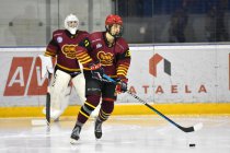 Ondřej Chvátal při rozbruslení - dorost Chomutov