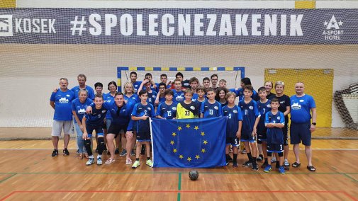 Soust�ed�n� klubu HK K�pele Bojnice v Brn�