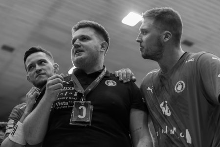 O 5.-8.m�sto: SKKP Handball Brno vs. HC ROBE Zub��