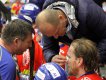 Filip Nov�k v p��i t�mov�ho l�ka�e MUDr. Zde�ka Vodi�ky a mas�ra Pavla Vla�ice.
