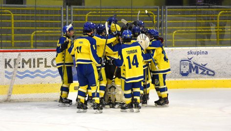 Dorostenci doma smetli Vsetn a zvldli dal dleit duel nadstavbov skupiny