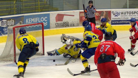Junioi ani ve druhm utkn doma neuspli, Poruba v zvru ubrnila tsnou vhru
