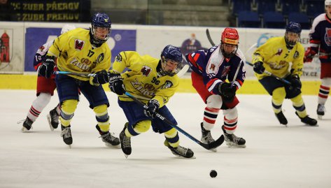 Jeden gl byl mlo. Juniorka v vodnm duelu tvrtfinle podlehla Bruslam v prodlouen