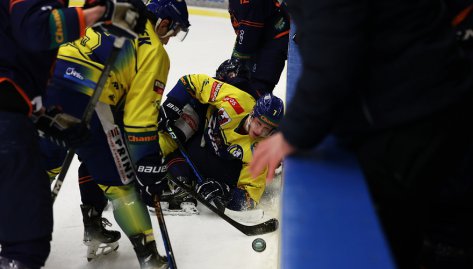 Perovan peali ru porek. Proti Litomicm vyvlili vhru po njezdech