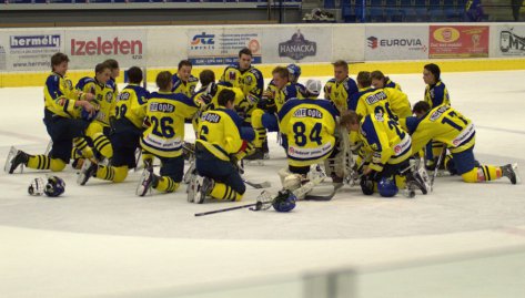 Star dorost m prvn vhru v nadstavbov sti, Zubi zniili Bobry sedmi brankami