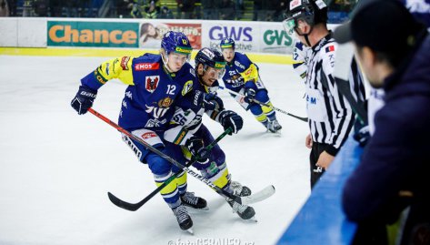 Zubry ekaj dva zpasy na ledech soupe. V prvnm souboji zm sly se umperkem