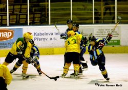 Lapa vidl skvl hokej, bojovnost Zubr ale nestaila